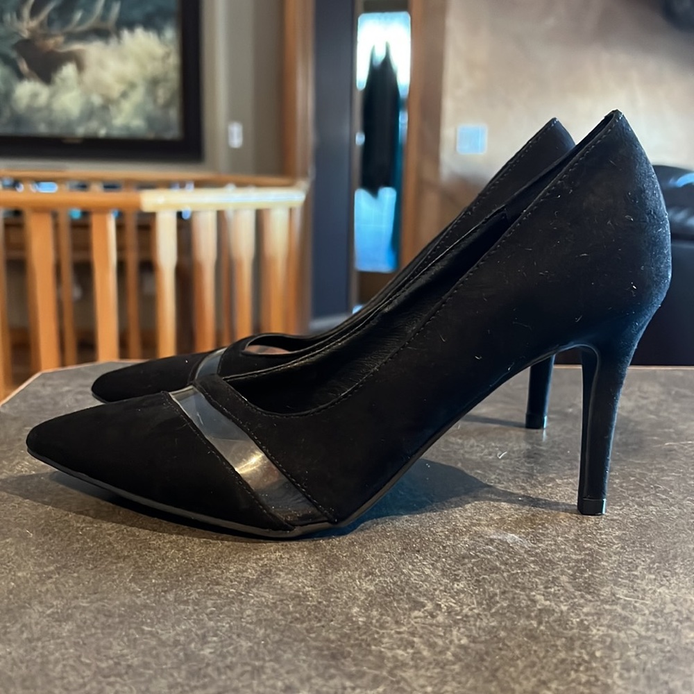 Black sueded pumps brand new- never worn out